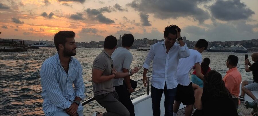 Istanbul: Bosphorus Sunset Cruise with Snacks and Wine - Starting near Mimar Sinan and Galataport