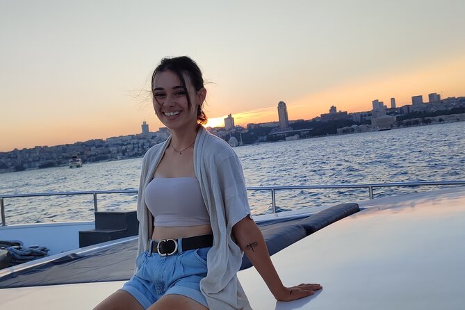 Istanbul Bosphorus Sunset Cruise with Wine on a Luxury Yacht - Beylerbeyi Palace and Maiden’s Tower