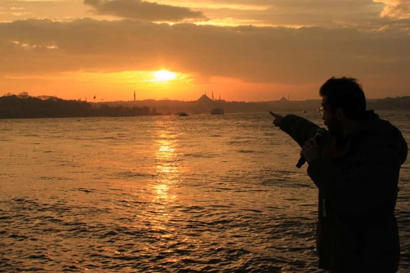 Istanbul: Bosphorus Sunset or Night Yacht Cruise & Transfers - Snacks, tea, and the bar