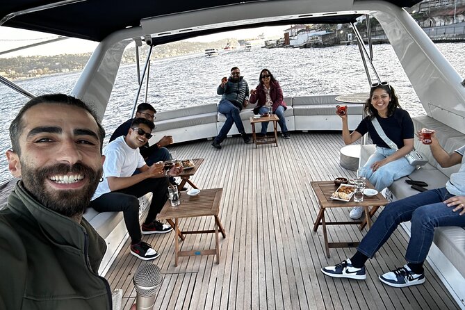 Istanbul Bosphorus Sunset Yacht Cruise - Anadolu Fortress and Küçüksu Pavilion
