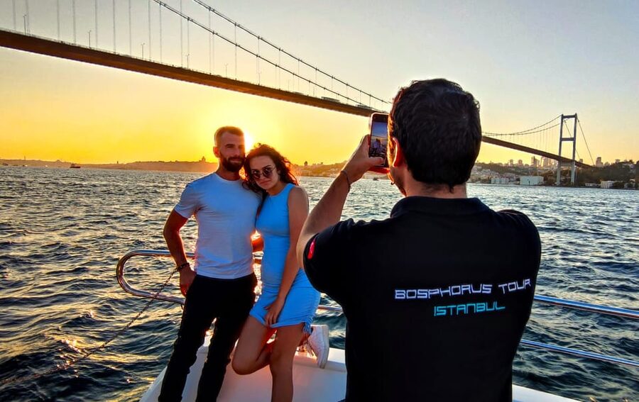 Istanbul: Bosphorus Sunset Yacht Cruise with Live Guide - Boarding at Kabatas Transfer Center