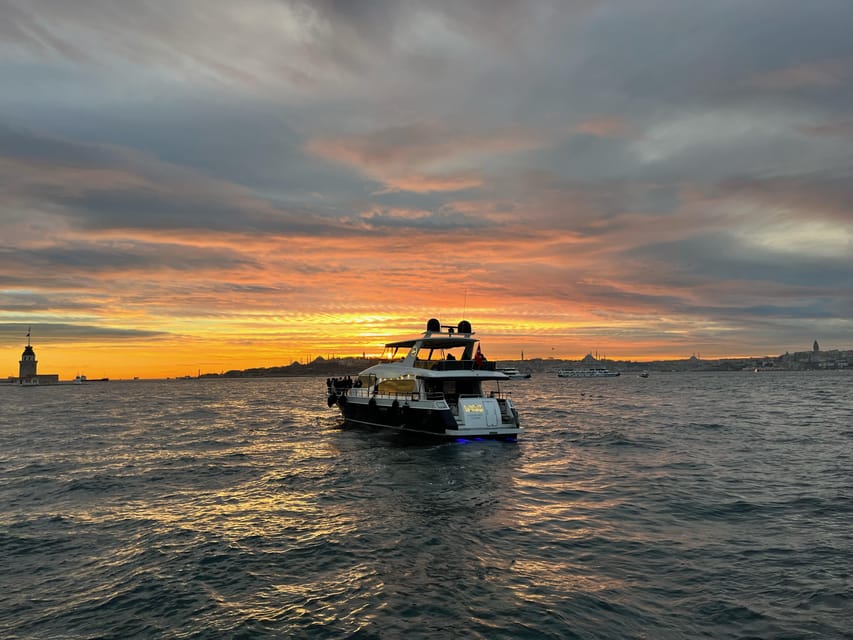 Istanbul: Bosphorus Sunset Yacht Cruise with Live Guide - From Dolmabahce Palace to Ortakoy