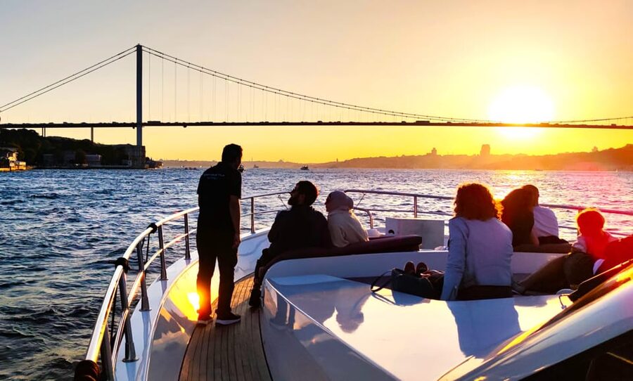 Istanbul: Bosphorus Sunset Yacht Cruise with Live Guide - The 25-Meter Yacht and the Best Place to Sit