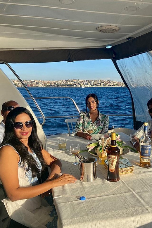Istanbul: Bosphorus Yacht Cruise at Sunset with Snacks - Why a sunset Bosphorus cruise works so well