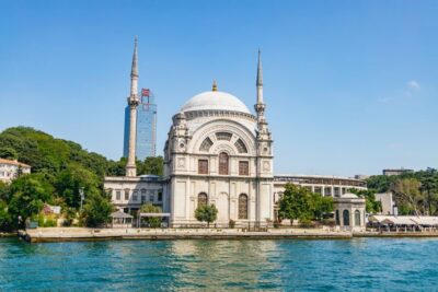 Bosphorus Yacht Cruise with Stopover on Asian Side