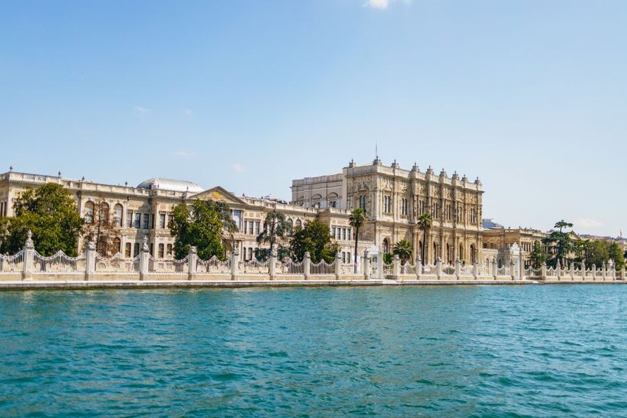 Istanbul: Bosphorus Yacht Cruise with Stopover on Asian Side - What is served on the yacht