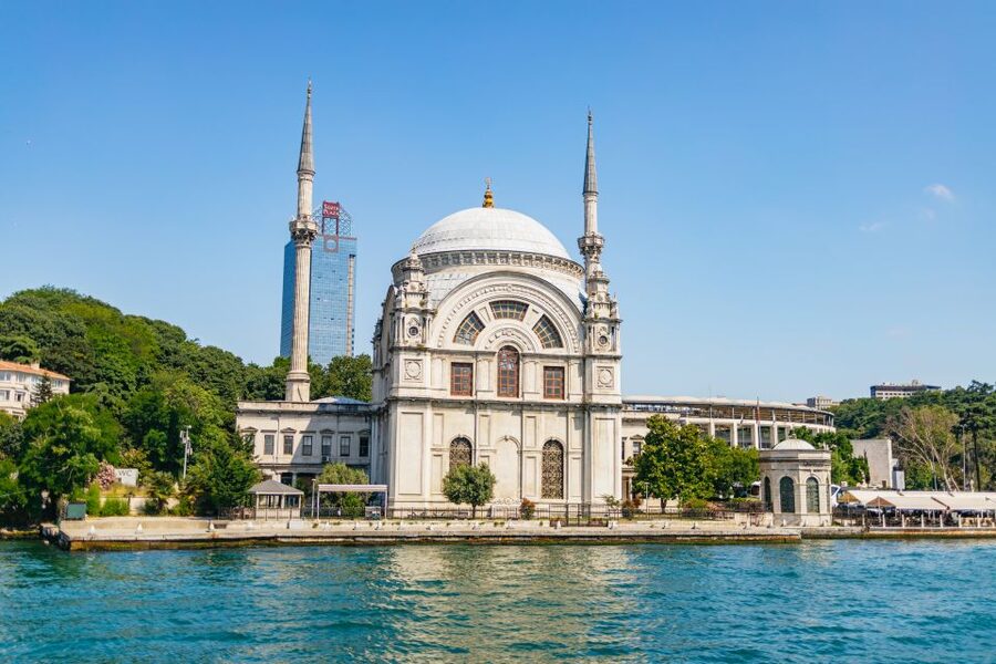 Istanbul: Bosphorus Yacht Cruise with Stopover on Asian Side - Boarding near Dolmabahce Mosque
