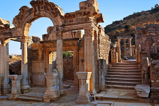 Istanbul, Cappadocia, Pamukkale and Ephesus 7 Day Package - Istanbul opens with sultans and sacred buildings