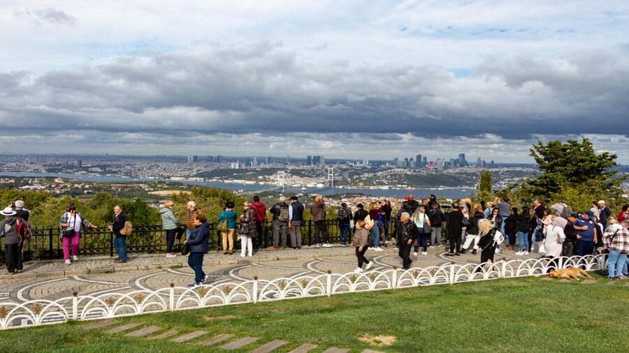 Istanbul: City Hightlights Bus Tour and Bosphorus Cruise - Eyüp Sultan Mosque and Pierre Loti