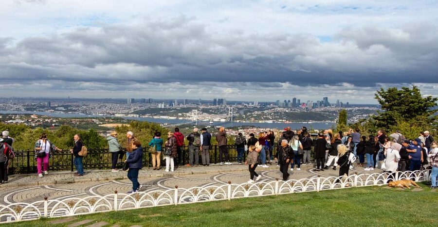 Istanbul: City Hightlights Bus Tour and Bosphorus Cruise - Çamlıca Hill and the Asian side view