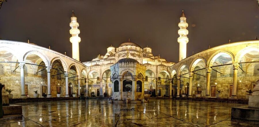 Istanbul City Sightseeing Tour & Turkish Dinner & Show - Lunch in Sultanahmet, with a practical warning