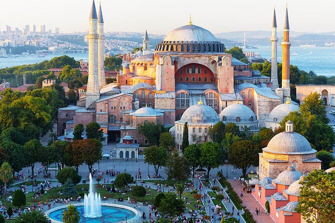 Istanbul Classics and Highlights: Full Day with Lunch - Topkapi Palace, four courtyards and imperial power