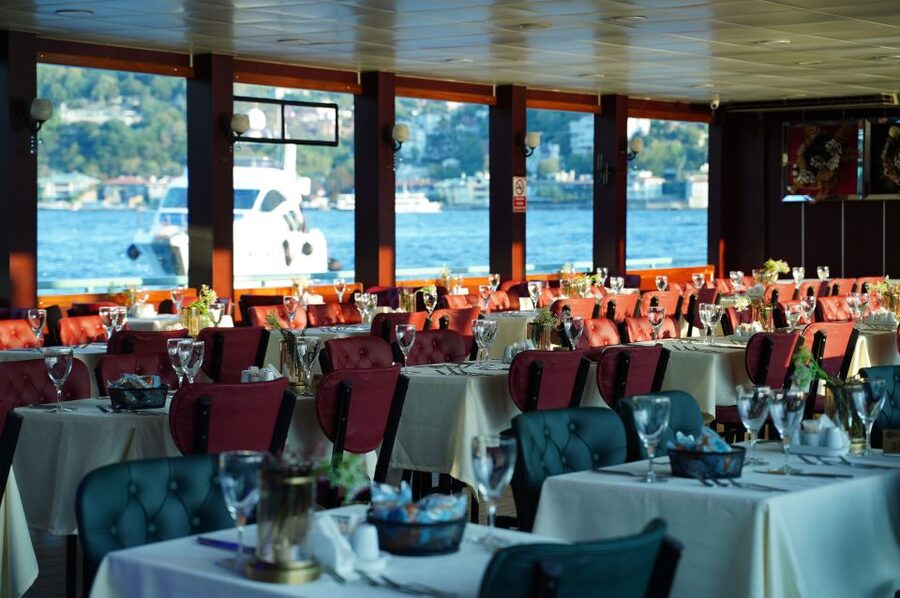 Istanbul: Dinner Cruise and Entertainment with Private Table - Key points to know before you book