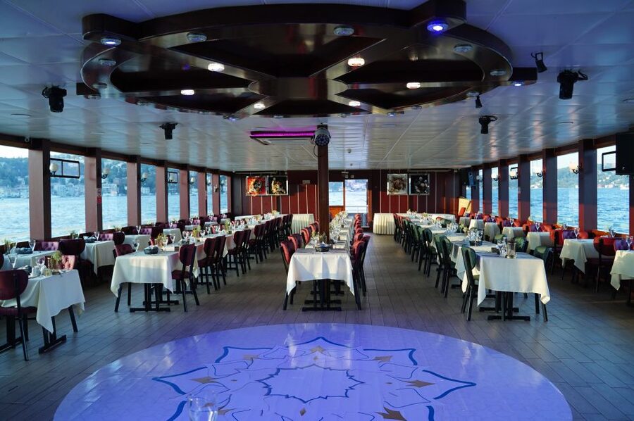 Istanbul: Dinner Cruise and Entertainment with Private Table - Rumeli Hisarı and the second bridge