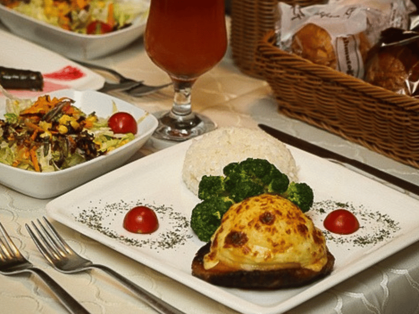 Istanbul: Dinner Cruise with Hotel Pickup & Optional Drinks - Küçüksu Palace, Beylerbeyi, and the return south
