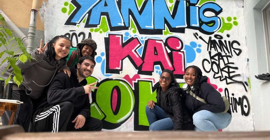 Istanbul: Do Street Art with Local Artists at Home Garden - Who will enjoy this most?