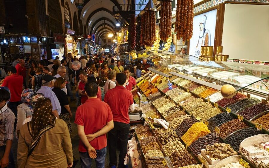 Istanbul: Dolmabahce Palace and Grand Bazaar Tour - Entering the Grand Bazaar after the palace