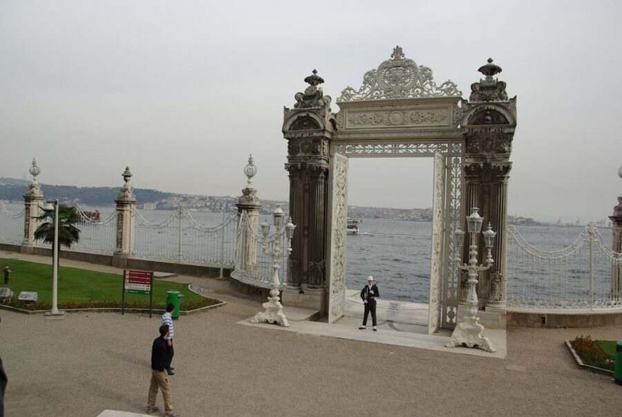 Istanbul: Dolmabahce Palace and Grand Bazaar Tour - Timing, pickup, and practical details