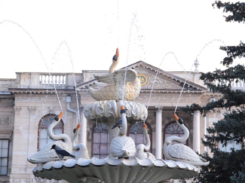 Istanbul: Dolmabahçe Palace and Uskudar Guided Tour - Inside Dolmabahçe Palace With a Guide