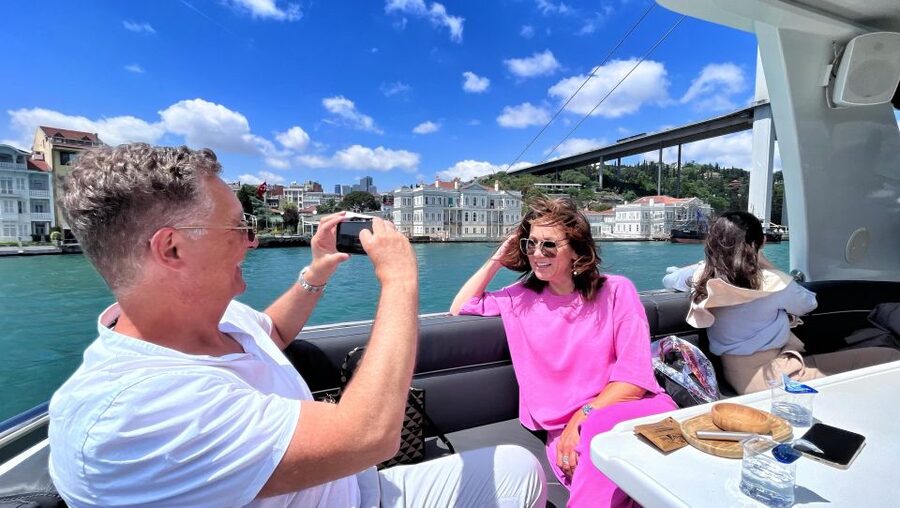 Istanbul: Dolmabahce Palace Tour and Bosphorus Yacht Cruise - Key points to know before booking
