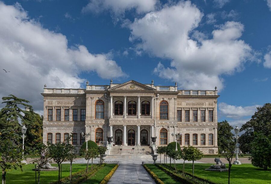 Istanbul: Dolmabahce Palace Tour and Bosphorus Yacht Cruise - Why this palace and cruise combination works