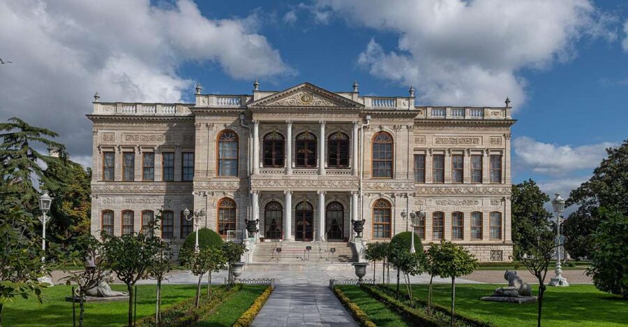 Istanbul: Dolmabahce Palace Tour and Bosphorus Yacht Cruise - A short look at Bezm-i Alem Valide Sultan Mosque