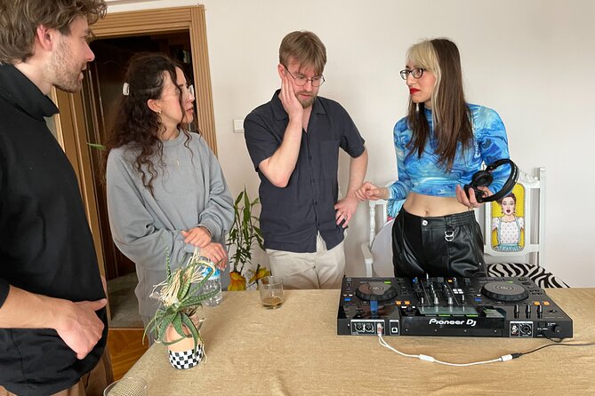Istanbul Electronic Music and Culture Workshop From Local DJ - Tea, coffee, and a real cultural exchange