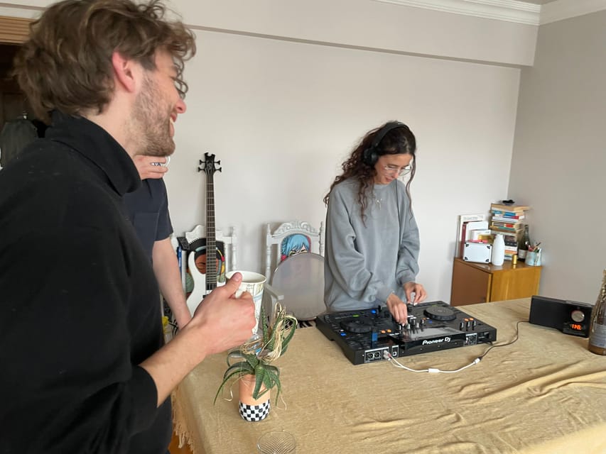 Istanbul: Electronic Music Workshop & Culture From Local DJ - What you learn before touching the equipment