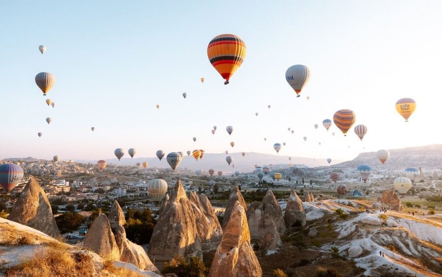 Istanbul: Ephesus, Pamukkale, Cappadocia 8-Day Trip by Plane - Istanbul’s imperial center in two days