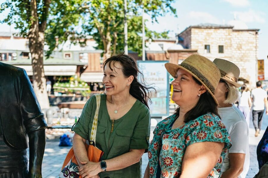 Istanbul: European and Asian Side Guided Foodie Walking Tour - Is $135 a fair price?