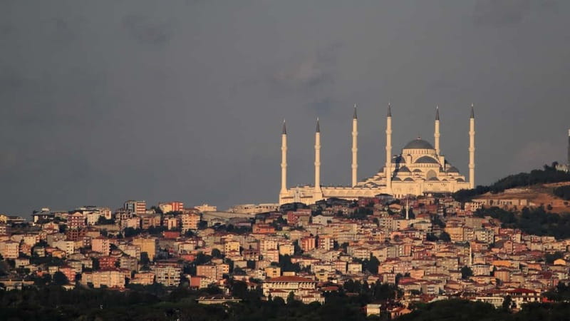 Istanbul: Explore Istanbul Asian Continent - Kadikoy Fruit Market, where food sets the rhythm