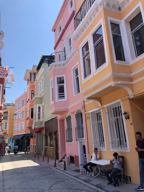 Istanbul: Fener, Balat, Old Greek and Jewish Quarter Tour - Meeting at the Spice Market
