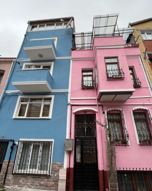 Istanbul: Fener, Balat, Old Greek and Jewish Quarter Tour - Balat’s streets, stairs, and everyday Istanbul