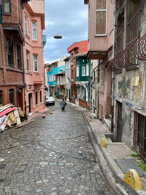 Istanbul: Fener, Balat, Old Greek and Jewish Quarter Tour - Tea, coffee, and a 20-minute neighborhood pause
