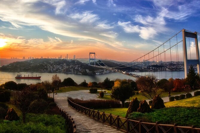 Istanbul Food Escape : Ferry to the Flavors of the Asian Side - Kuzguncuk’s colorful streets and coffee pause