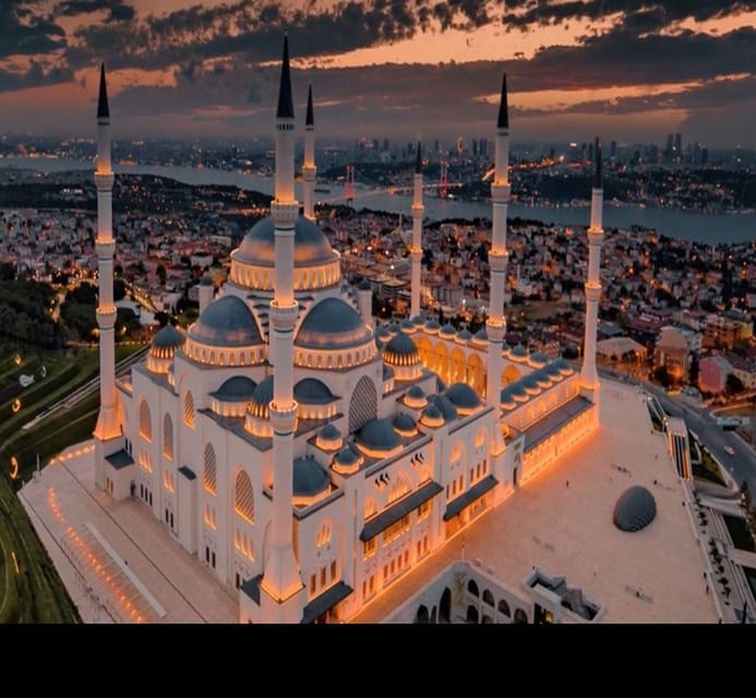 Istanbul: Full-Day 2-Sides City Tour with Lunch & Boat Tour - Camlica Hill starts the day with Istanbul spread below you