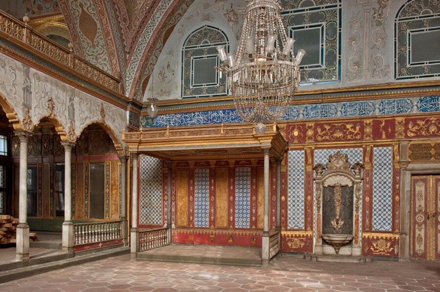 Istanbul: Full-Day Heritage Tour - Guide quality and group pace