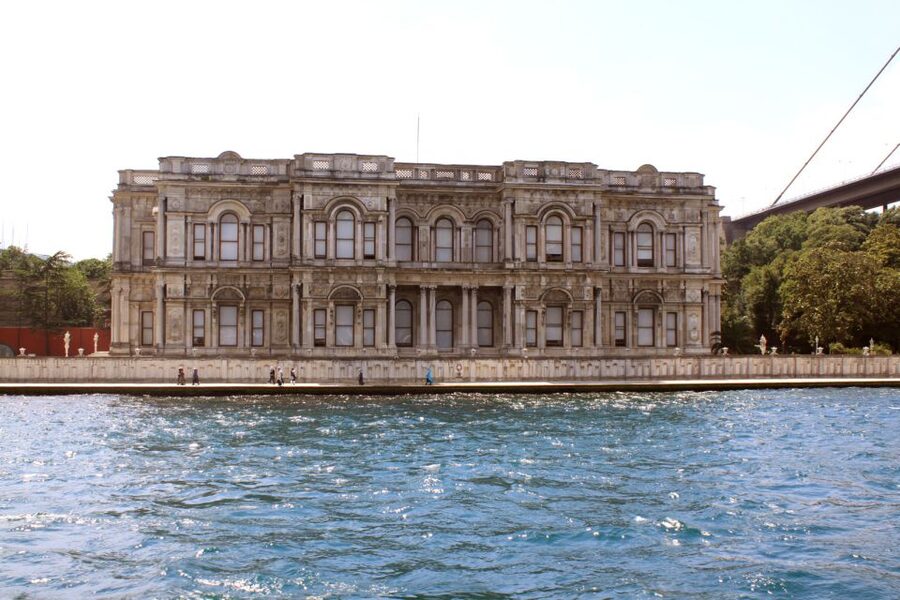 Istanbul: Full-Day Imperial & Asia Small Group Tour - Beylerbeyi Palace on the Asian shore