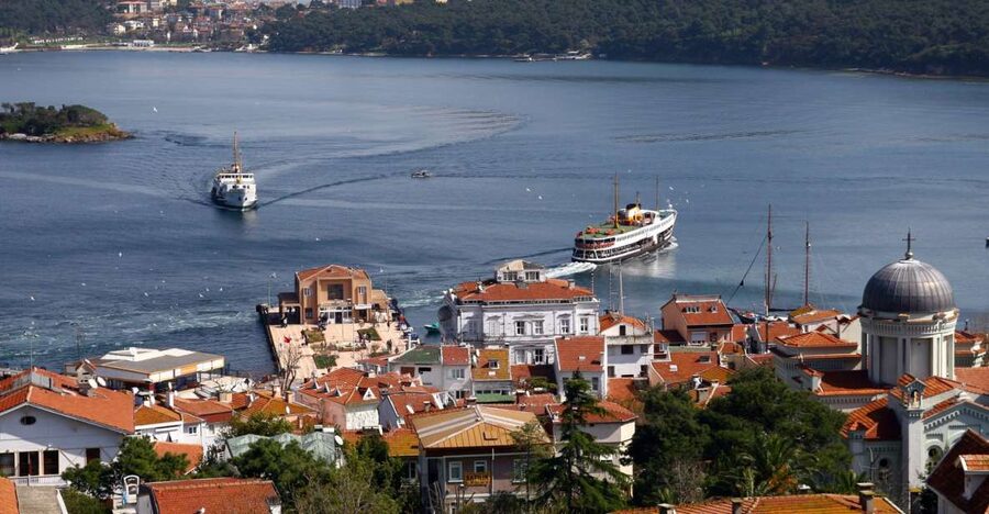 Istanbul: Full Day Princes Islands Guided Tour with Lunch - Büyükada, lunch, and your main island break