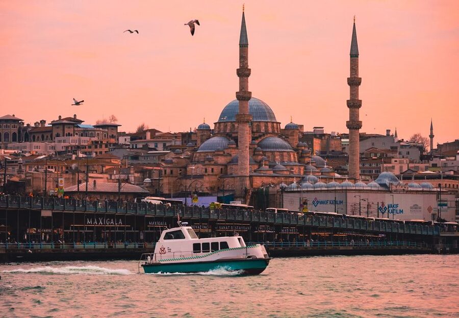 Istanbul: Galata District Walking Tour - Fener and Balat, colorful streets and local life