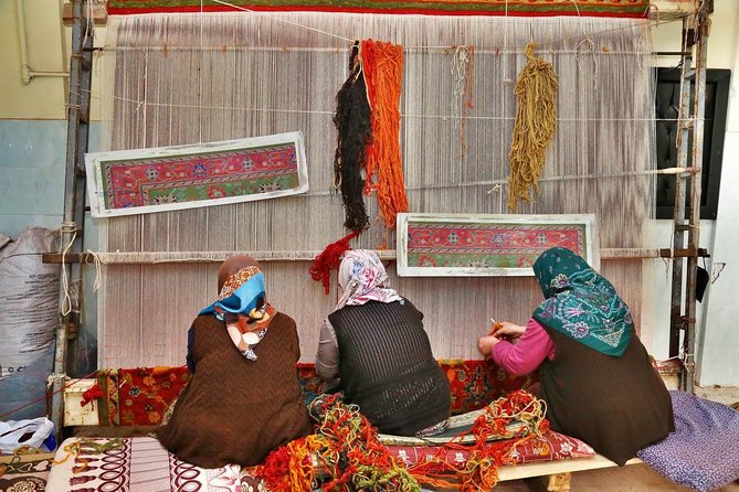 Istanbul Grand Bazaar and Egyptian Bazaar Shopping Tour - What makes the guide valuable, and what to watch for