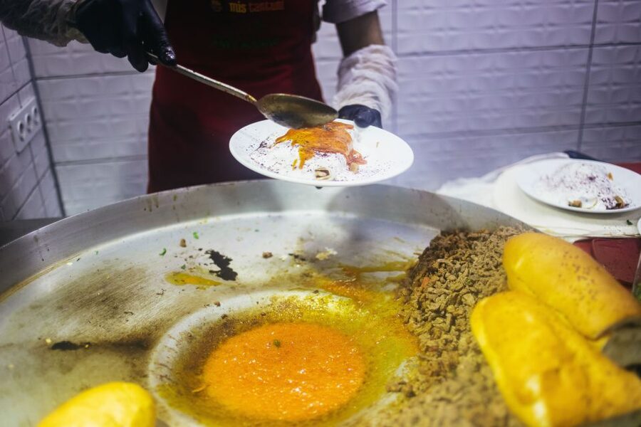 Istanbul: Guided Food and Culture Tour - What the guides add
