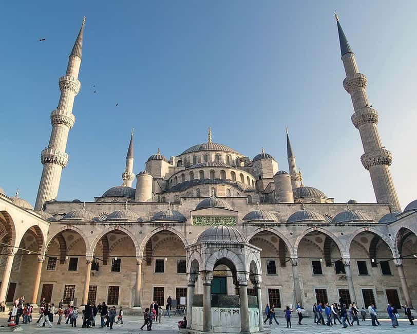 Istanbul: Hagia Sophia and Blue Mosque Tour with Tickets - Meeting your guide across from Hagia Sophia