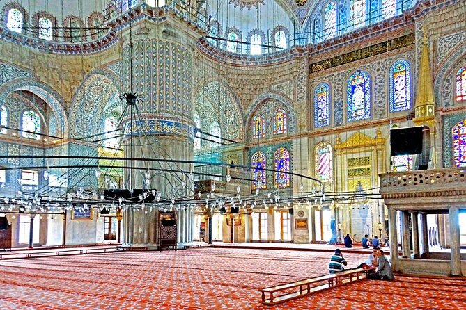 Istanbul: Hagia Sophia & Blue Mosque Guided & Small-Group Tour - Why Sultanahmet is a smart place to begin