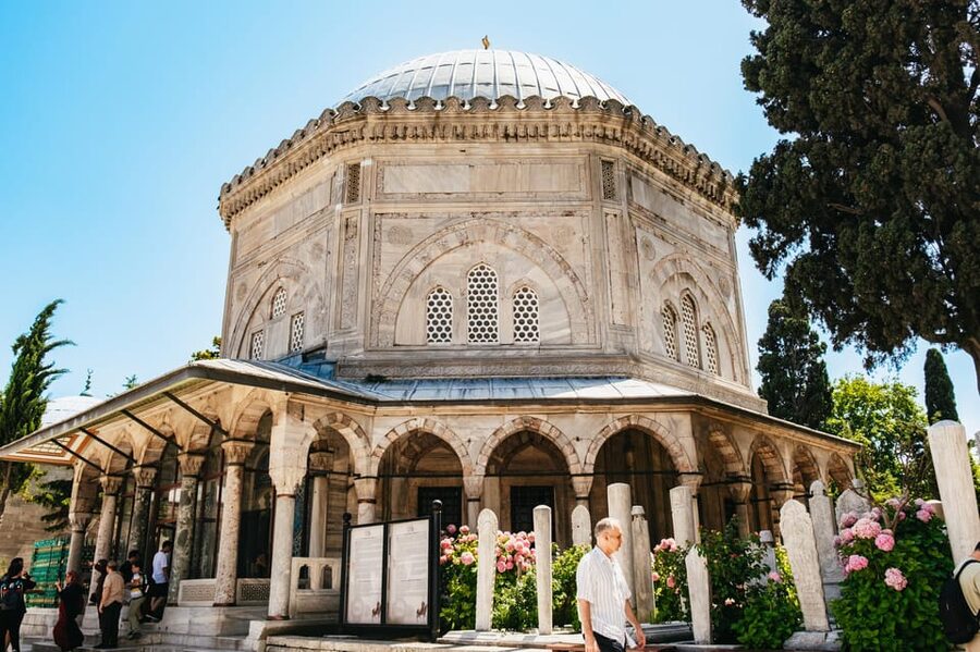 Istanbul: Hagia Sophia, Blue Mosque, Suleymaniye Mosque Tour - Hagia Sophia, fifteen centuries in one building