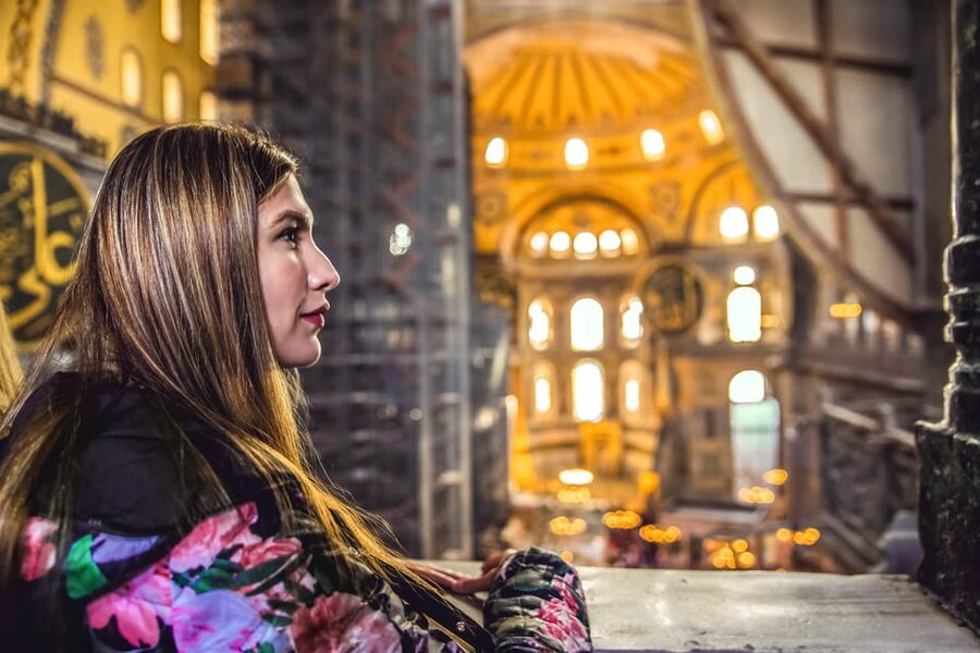 Istanbul: Hagia Sophia Mosque and Museum Skip-The-Line Combo - Finding the entrance at Hippodrome Square