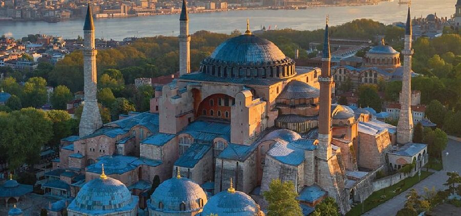 Istanbul: Hagia Sophia Skip-the-Line Ticket & Museum Option - Finding the ticket kiosk near the Blue Mosque