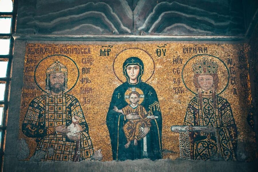 Istanbul: Hagia Sophia Skip-the-Ticket Line & Audio Guide - Mosaics, calligraphy, and the meeting of faiths