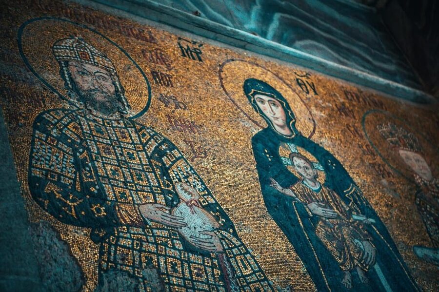 Istanbul: Hagia Sophia Skip-the-Ticket Line & Audio Guide - Getting to the tourist entrance near Topkapi Palace