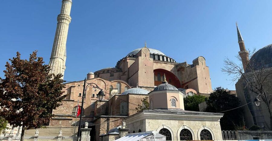 Istanbul: Hagia Sophia Tour with Skip-the-Line Entry Ticket - Meeting your guide beside the Egyptian Obelisk